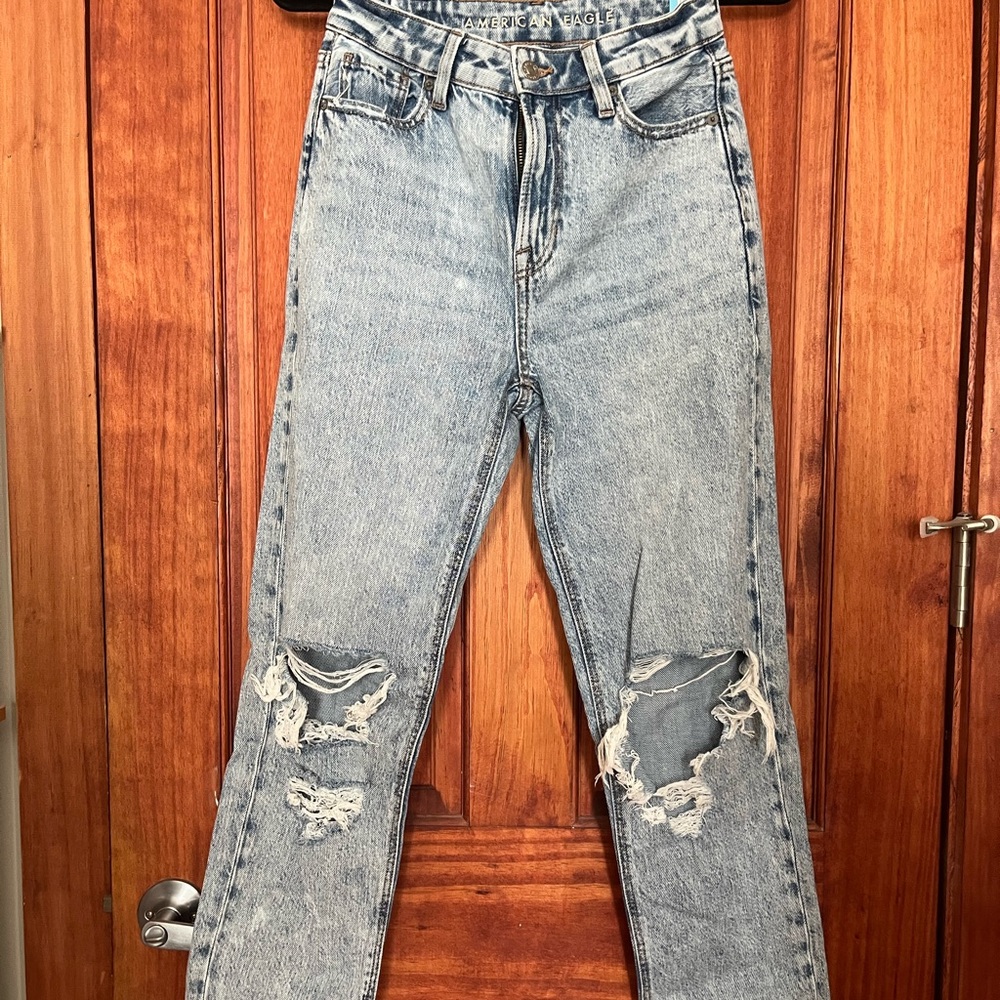 American Eagle Mom Straight Jean